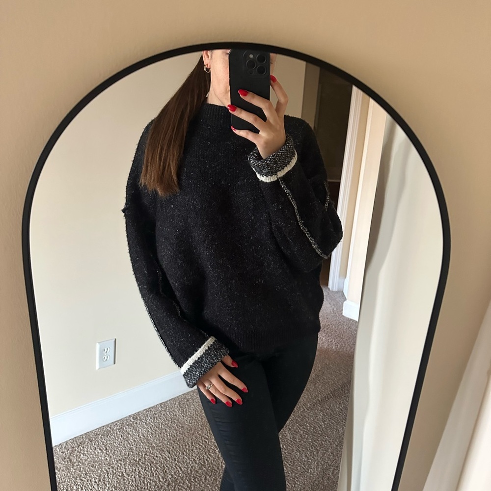 Wonderly Charcoal Sweater with White Highlights / Medium